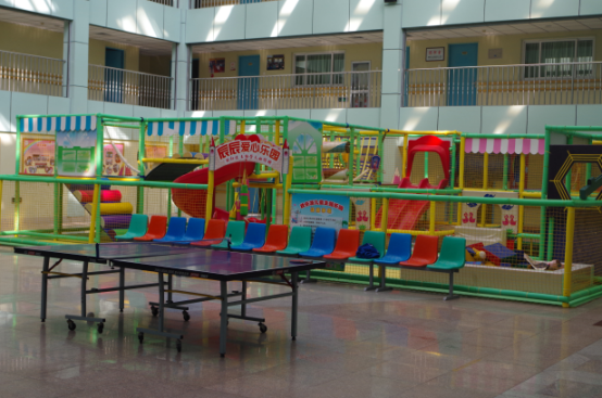 福利院内的爱心设备