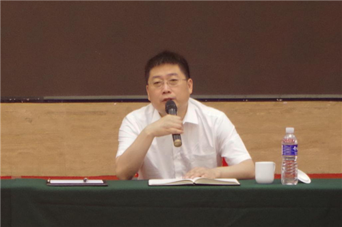 漆谷集團董事長王鵬先生作重要講話